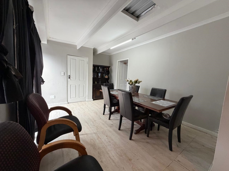 5 Bedroom Property for Sale in Lotus River Western Cape